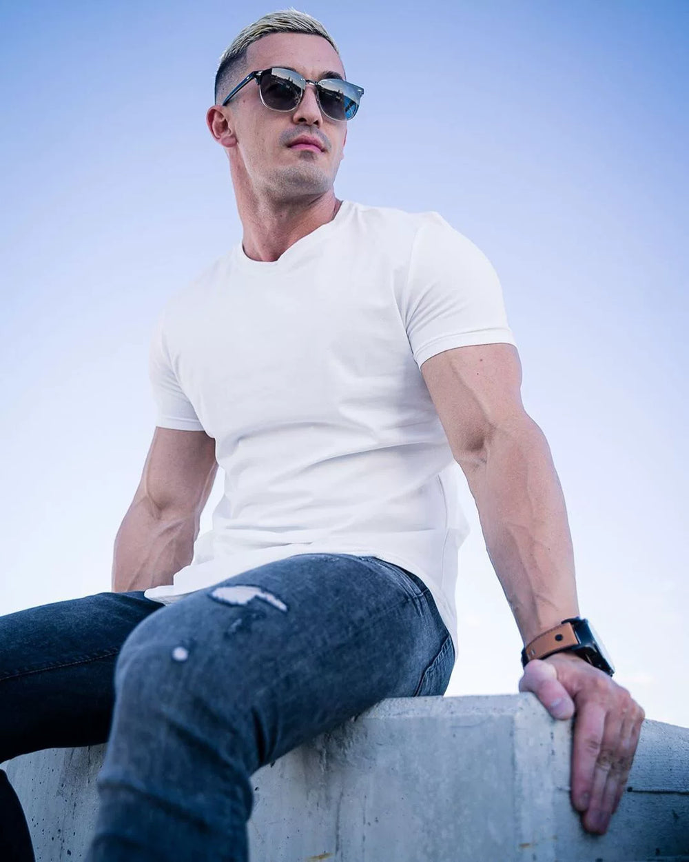 Solid color new sports short sleeved men's T-shirt, fitness stretch muscle training, iron dog brothers, plus size American trendy brand